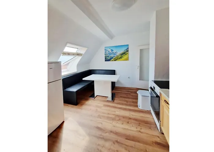 Beth Im Dachgeschoss Mit Balkon Appartamento