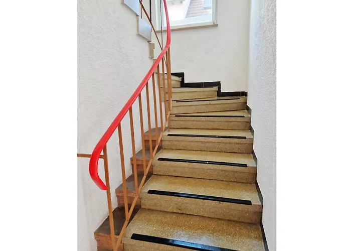 Beth Im Dachgeschoss Mit Balkon Appartamento