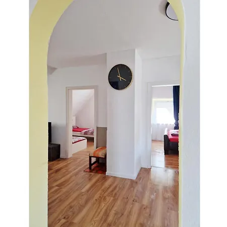 Beth Im Dachgeschoss Mit Balkon Apartman Lonnerstadt
