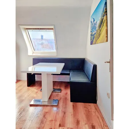 Beth Im Dachgeschoss Mit Balkon Apartman Lonnerstadt