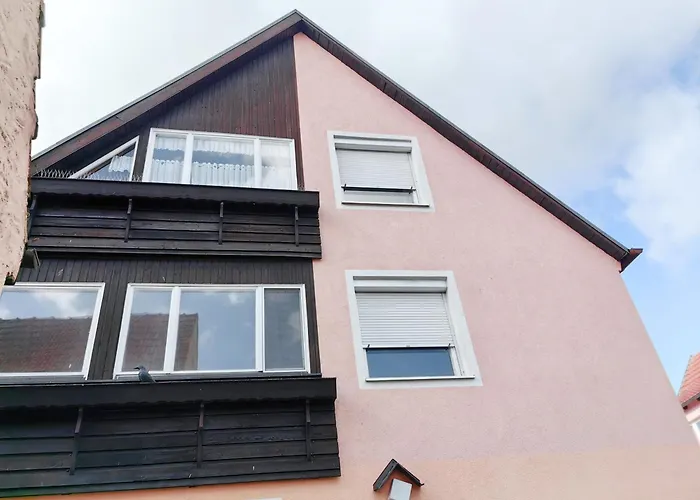 Beth Im Dachgeschoss Mit Balkon Lonnerstadt