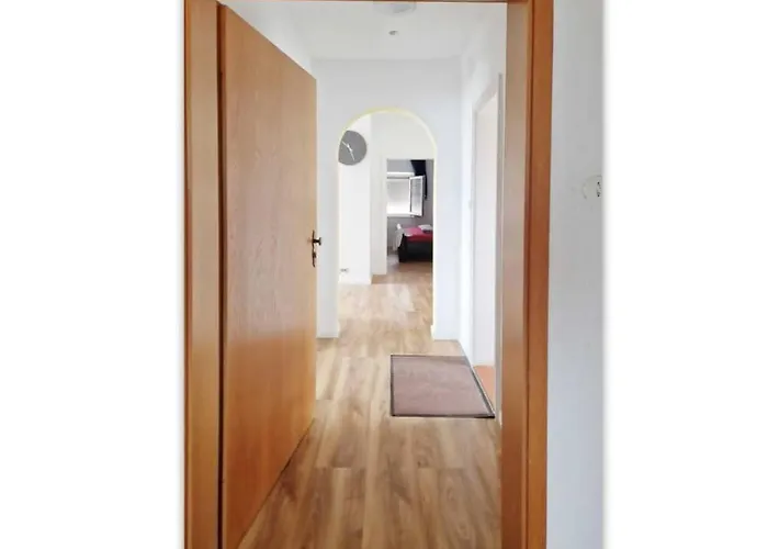 Beth Im Dachgeschoss Mit Balkon * Lonnerstadt