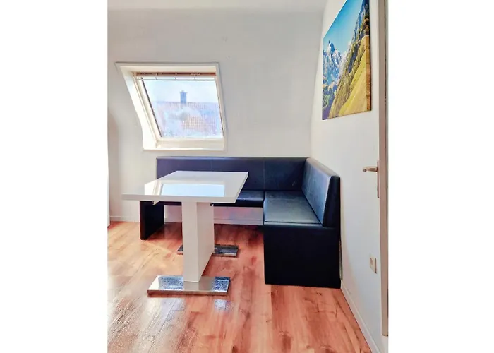 Beth Im Dachgeschoss Mit Balkon Appartement Lonnerstadt
